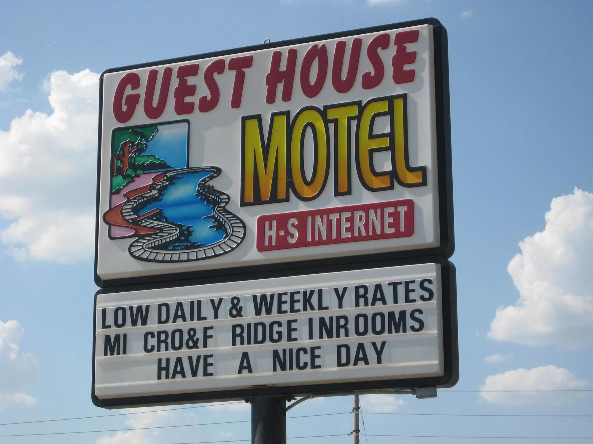 Guest House Motel Chanute Eksteriør billede